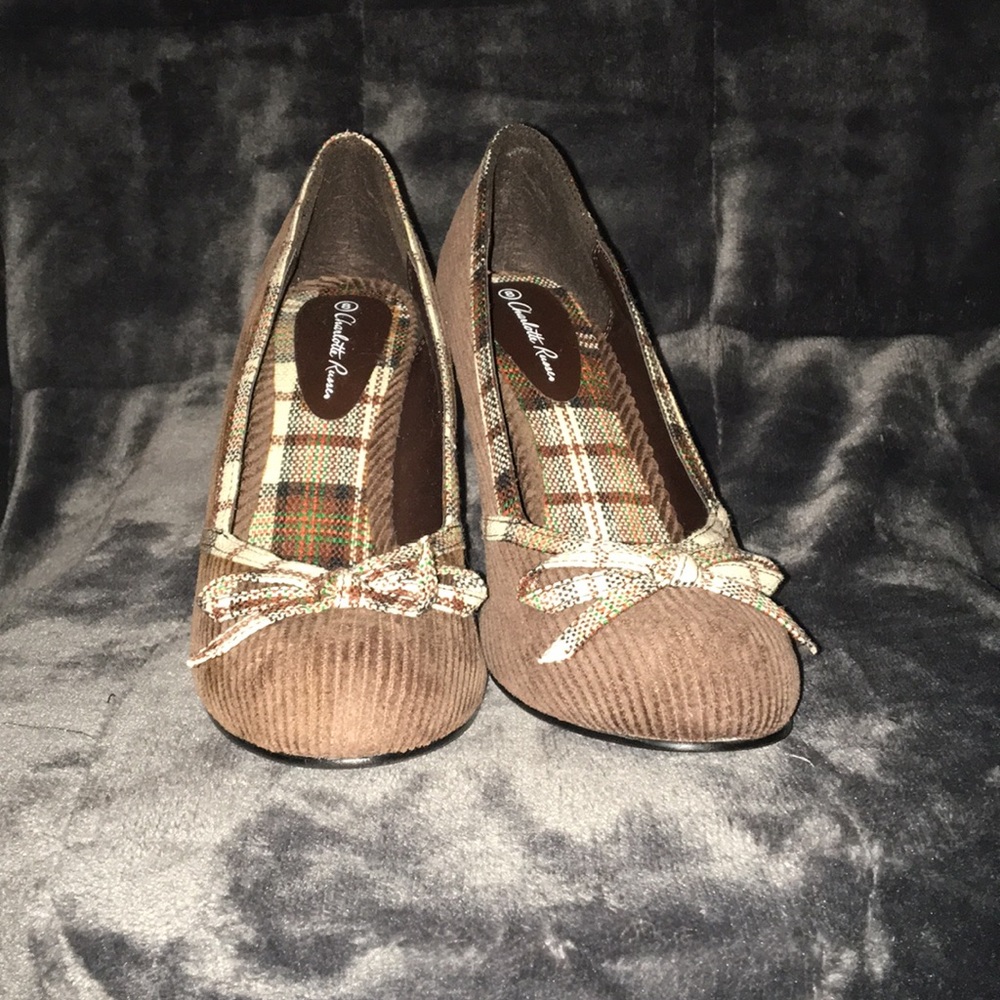 Women’s size 8 brown pumps